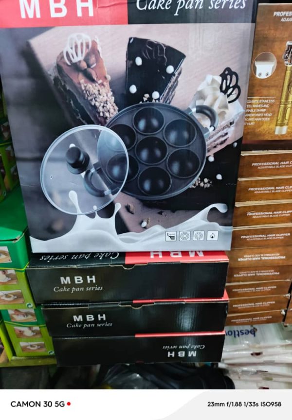 Masa pan with cover